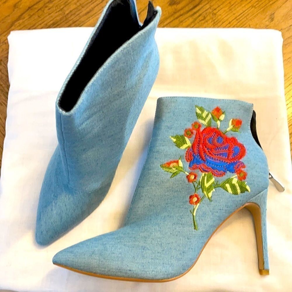 CAPE ROBBIN DENIM BOOTIES.  NEW